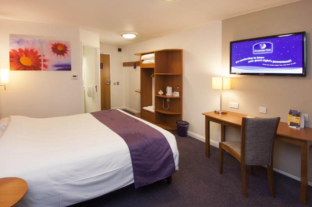 Premier Inn Bournemouth East Exterior photo
