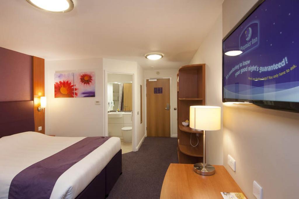 Premier Inn Bournemouth East Exterior photo
